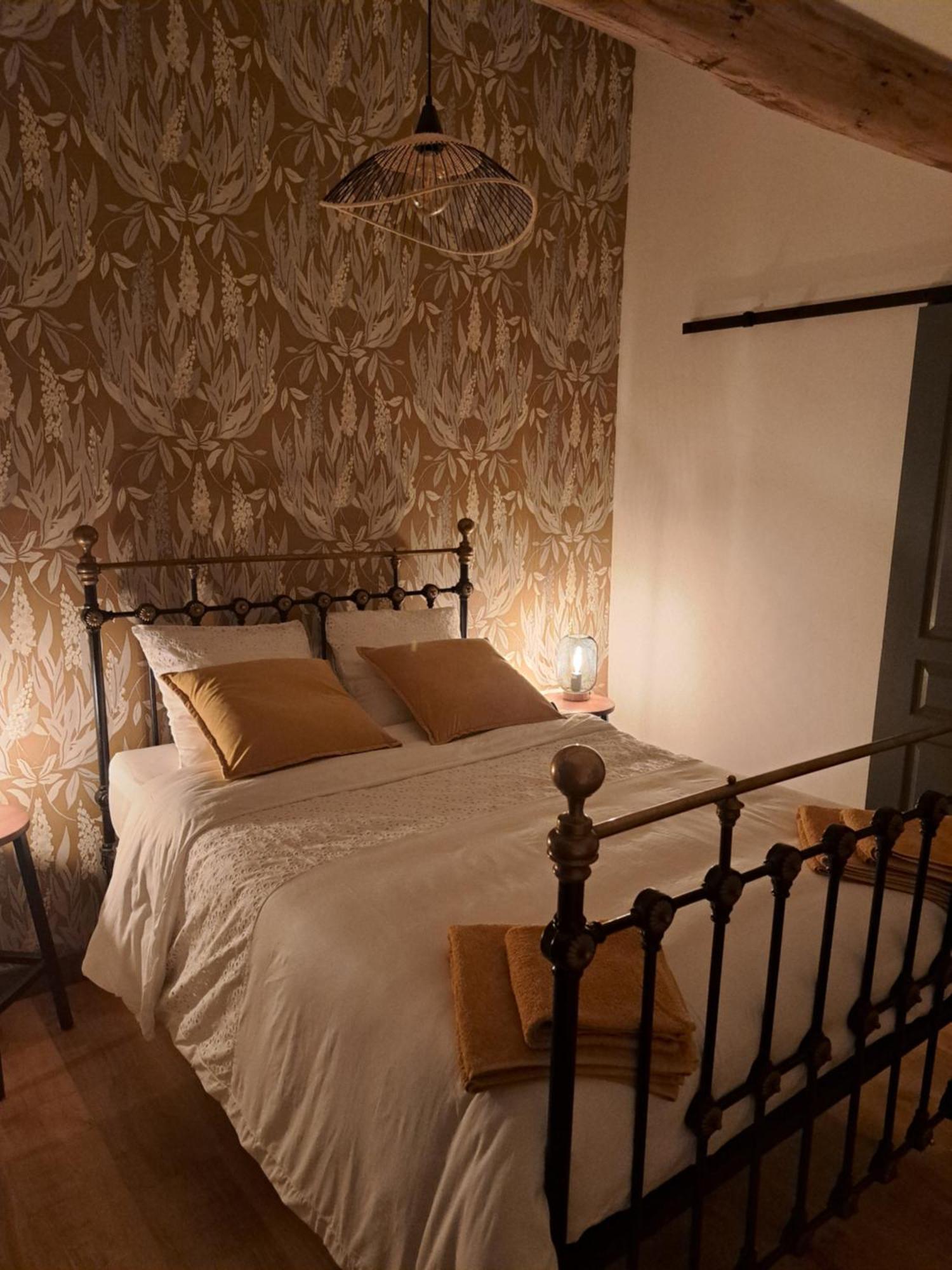 Lavallade12 Chambers D'Hotes Roussines Chambre photo