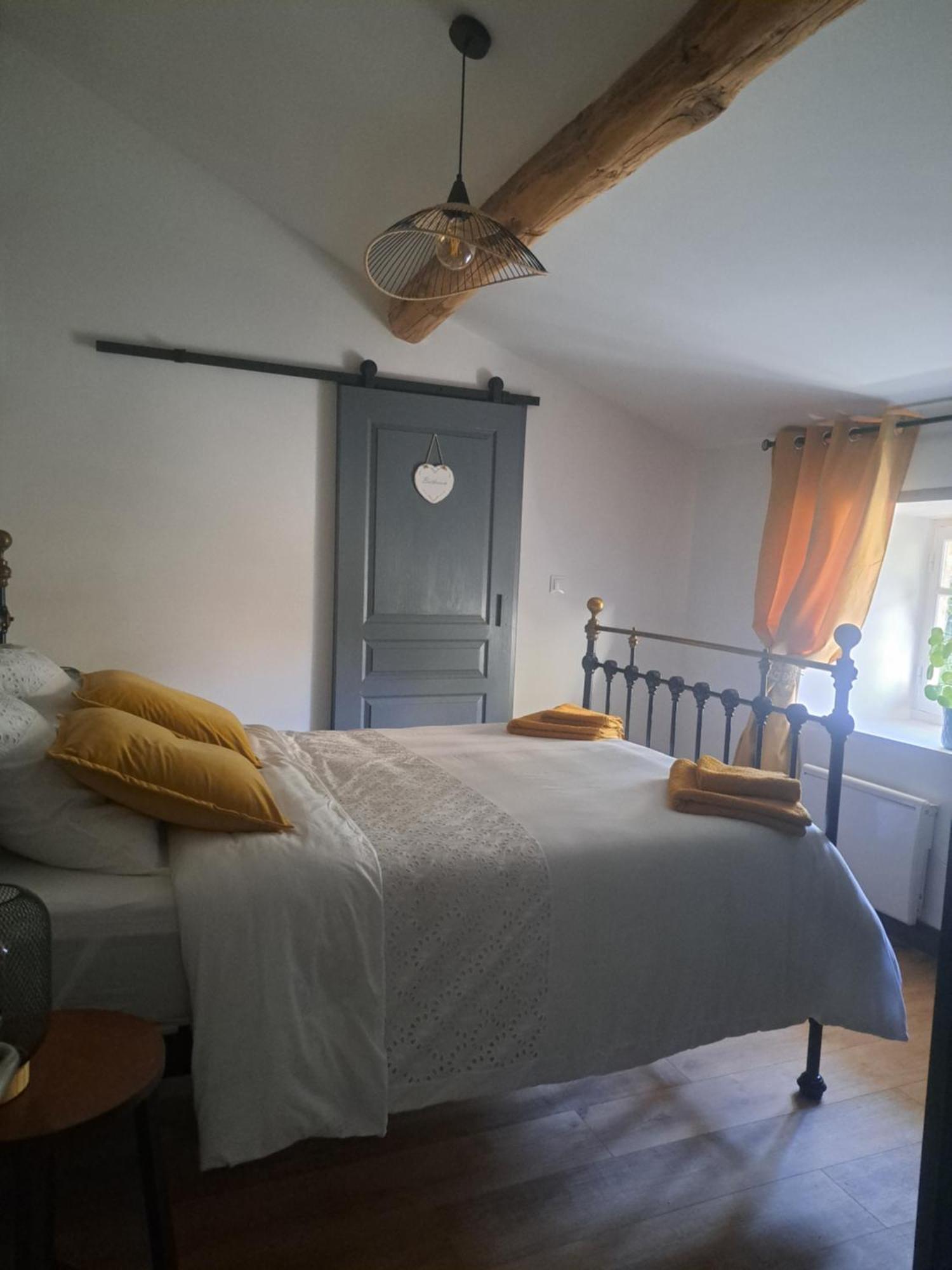 Lavallade12 Chambers D'Hotes Roussines Chambre photo